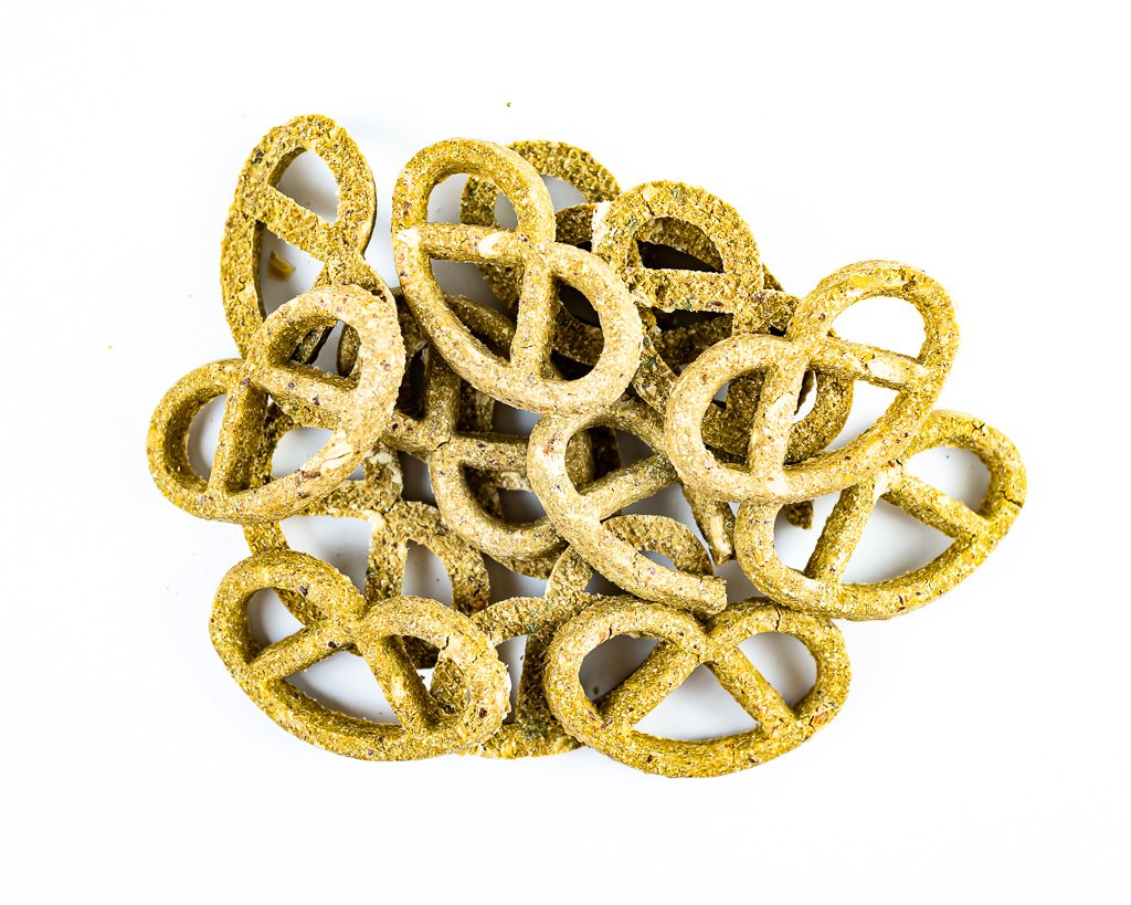 Winnie Lou Greens & Cheddar Pretzels