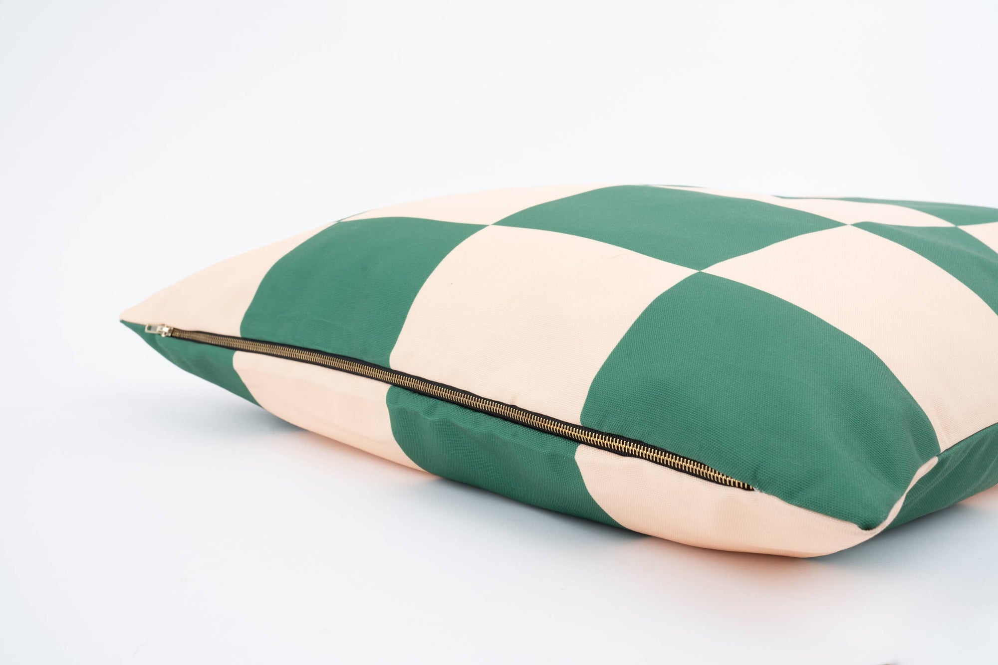 Approved by Fritz - USA - The Fritz Dog Bed | Recycled | Machine Washable: Checkered / Grande