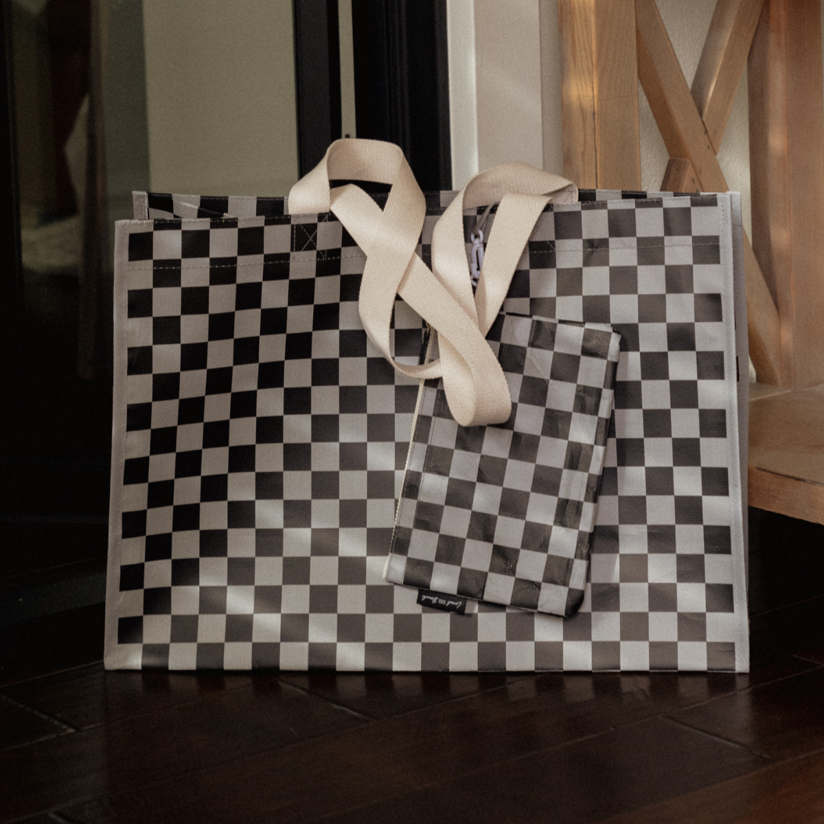 Local Beach - Checker XL All Day Bag with Matching Removable Pouch: Sand / Checker XL Day Bag