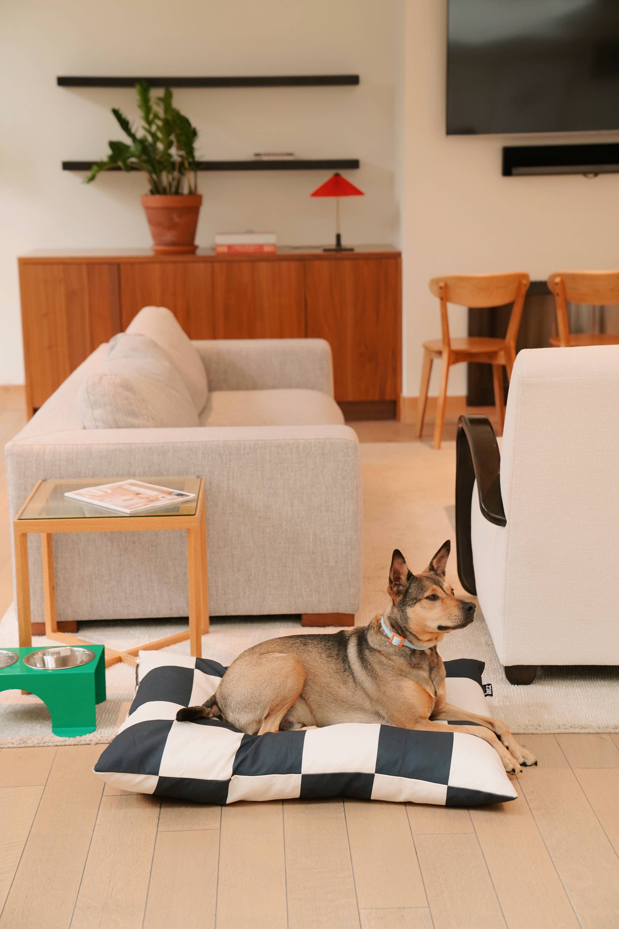 Approved by Fritz - USA - The Fritz Dog Bed | Recycled | Machine Washable: Checkered / Grande