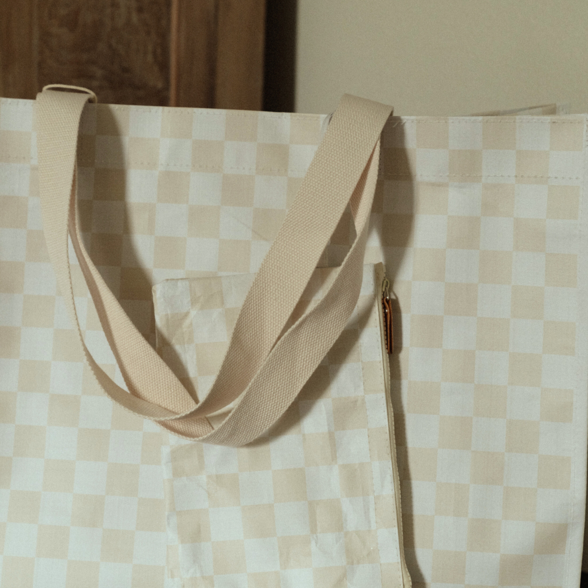 Local Beach - Checker XL All Day Bag with Matching Removable Pouch: Sand / Checker XL Day Bag