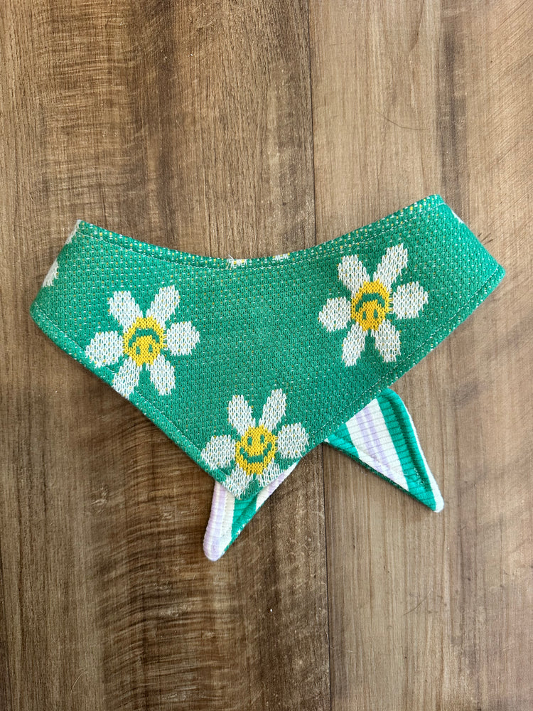
            
                Load image into Gallery viewer, Lucas &amp;amp; Friends - Green Smiley Flower Bandana
            
        