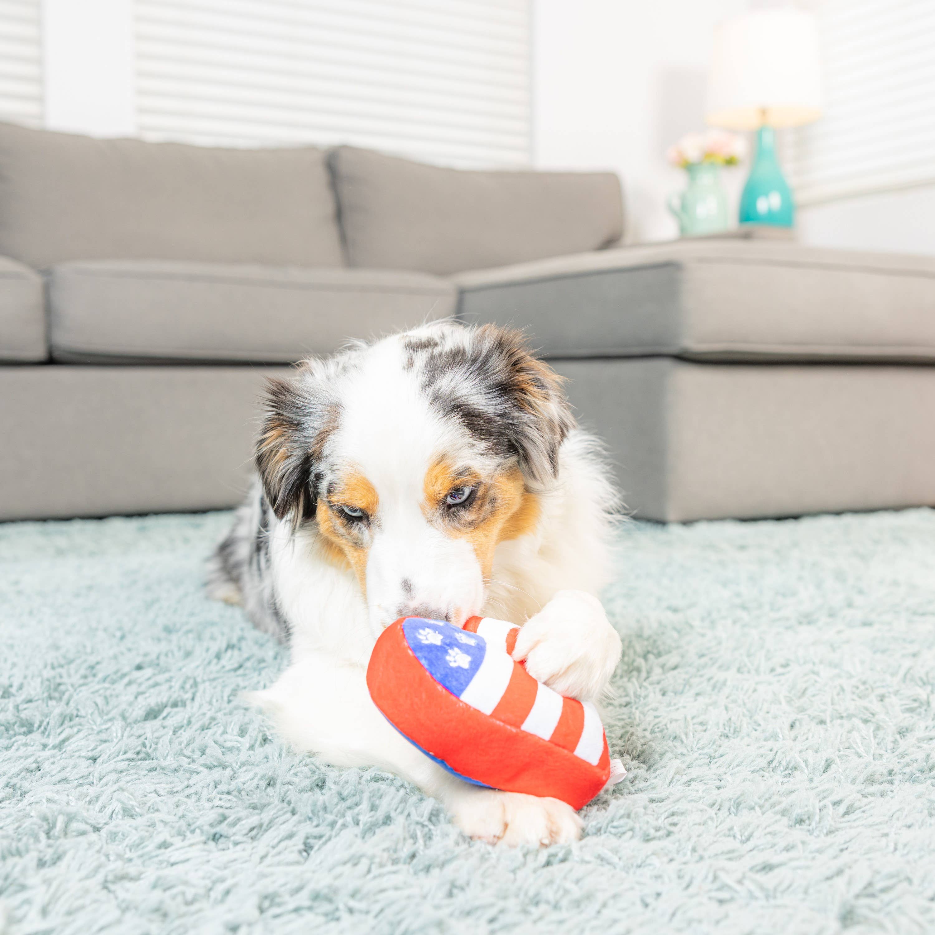 Huxley & Kent - Paws & Stripes Heart Dog Toy