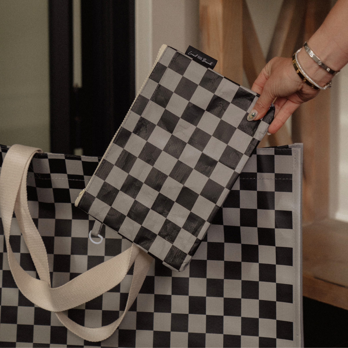 Local Beach - Checker XL All Day Bag with Matching Removable Pouch: Sand / Checker XL Day Bag